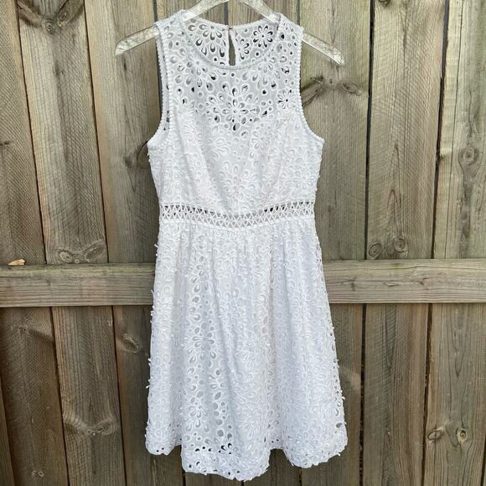 Lilly Pulitzer Dress ALIVIA Resort White Eyelet Resort Size 2 Vacation Fairy